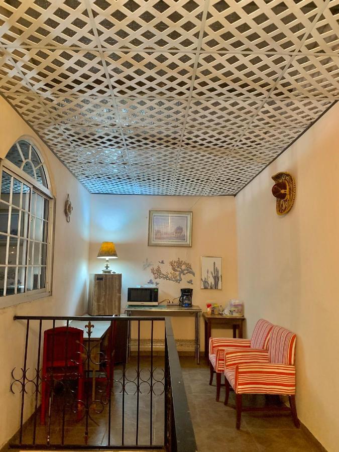 Black Lion Inn Santiago Bagian luar foto