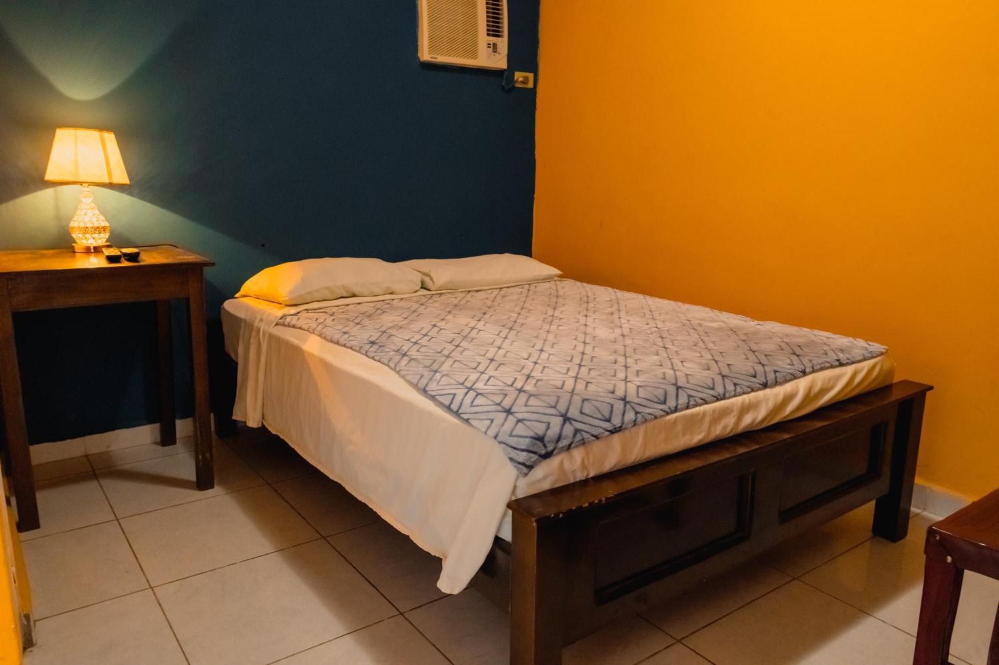 Black Lion Inn Santiago Bagian luar foto