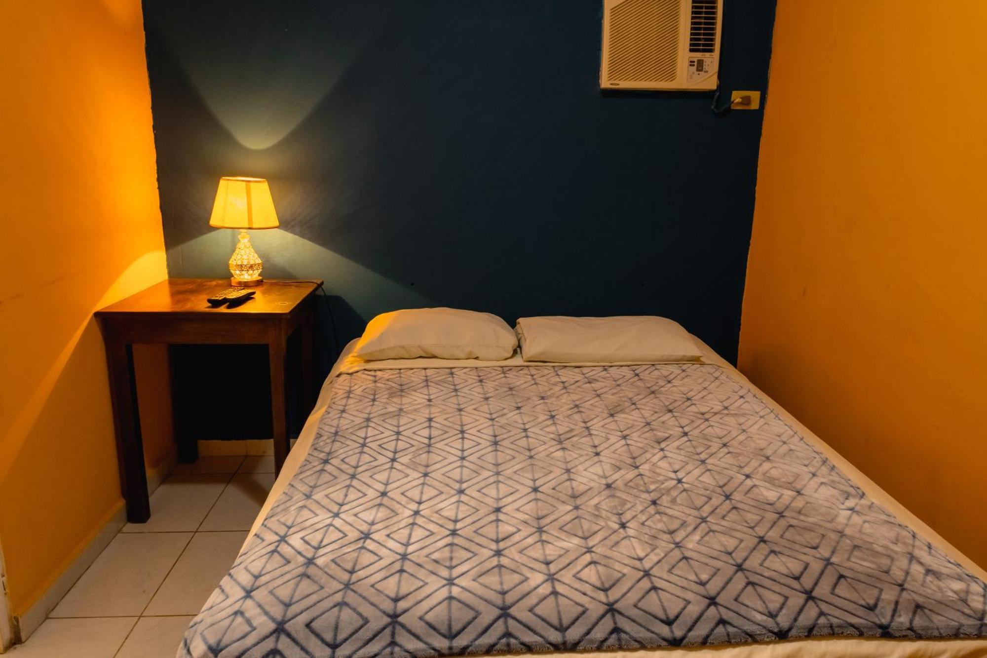 Black Lion Inn Santiago Bagian luar foto