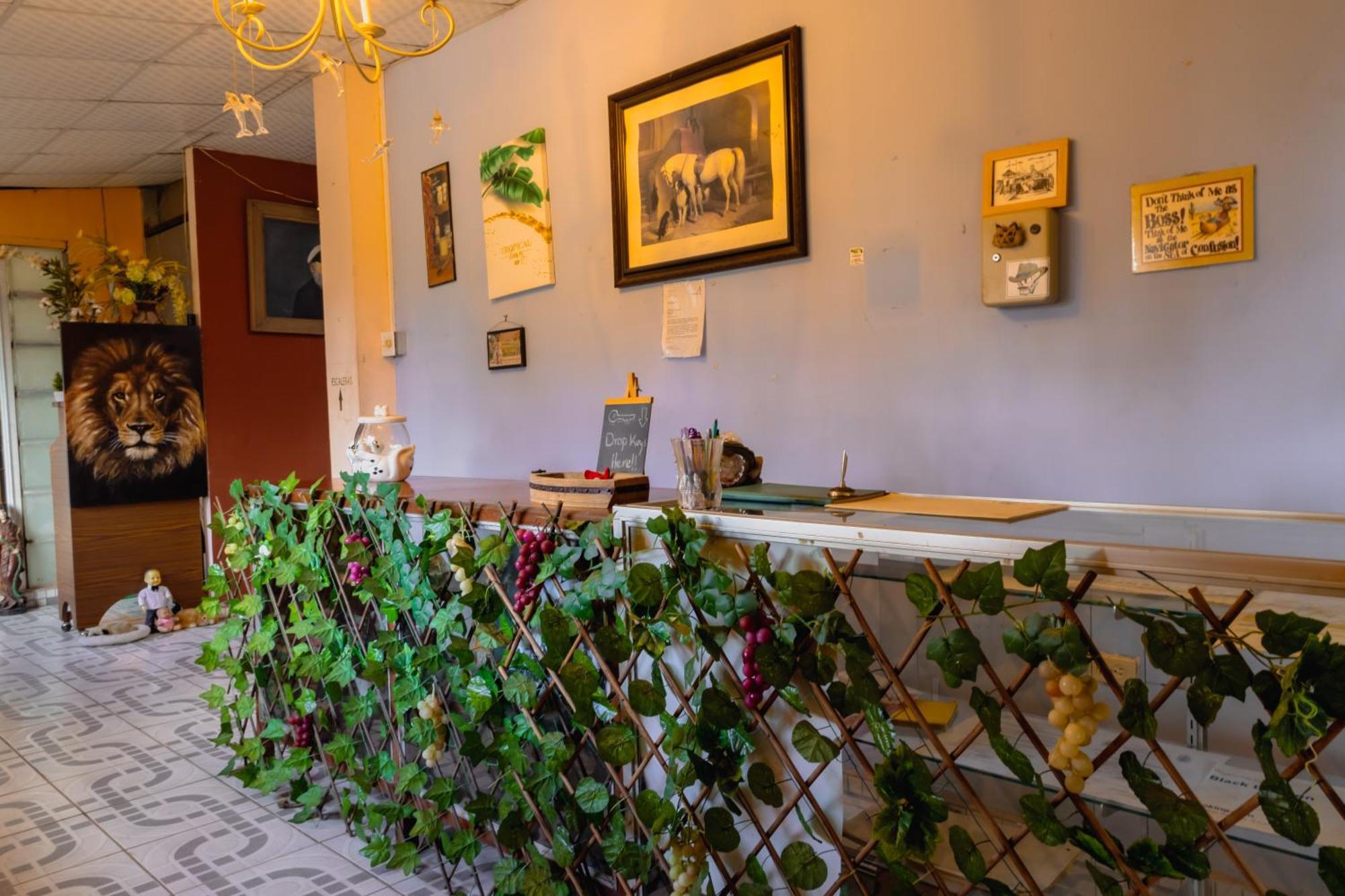 Black Lion Inn Santiago Bagian luar foto